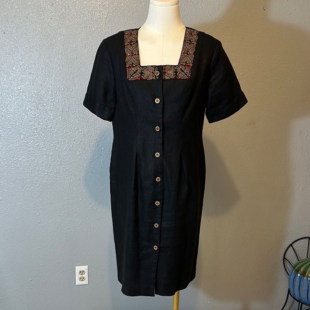 Vintage Carole Little Elegant linen Dress with Embroidered Neckline size 10P